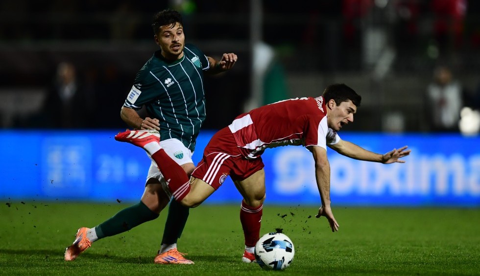 Λεβαδειακός - Ολυμπιακός: Ακυρώθηκε γκολ μέσω VAR για φάουλ του Παλάσιος, φωνάζουν οι γηπεδούχοι!