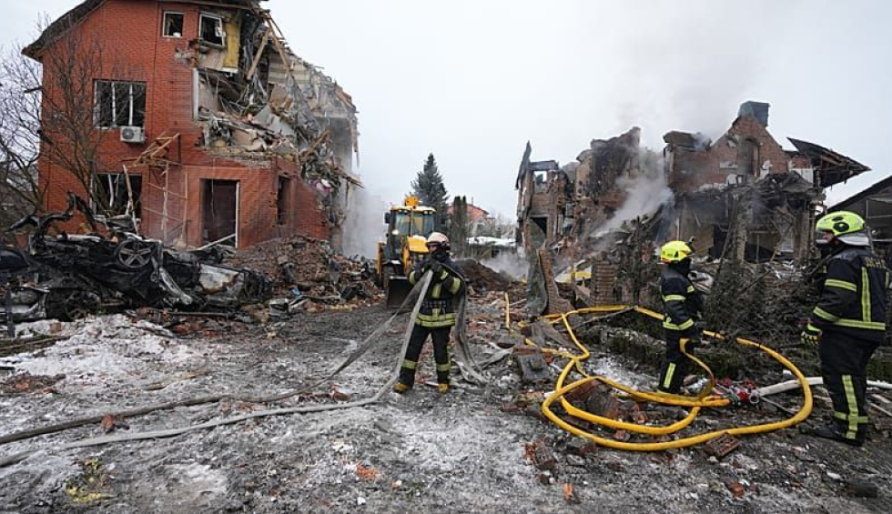 A generic square placeholder image with rounded corners in a figure.