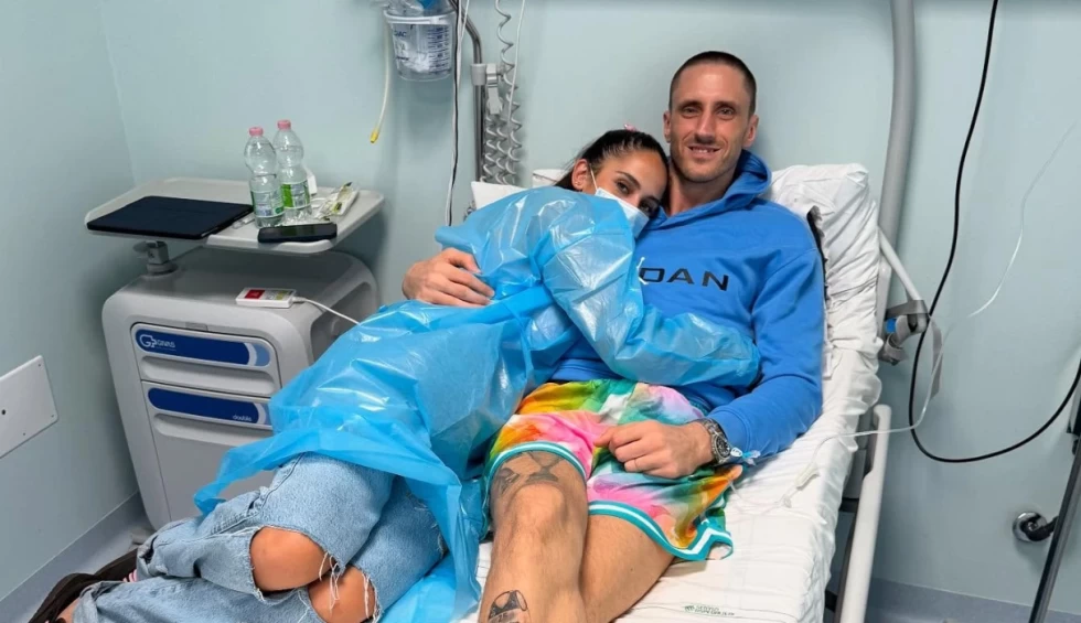 A generic square placeholder image with rounded corners in a figure.