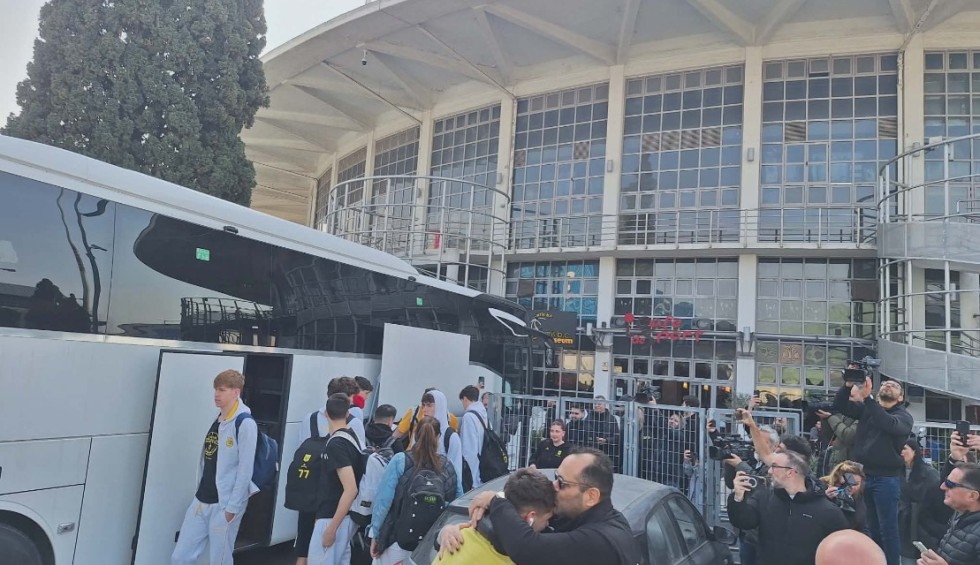 A generic square placeholder image with rounded corners in a figure.