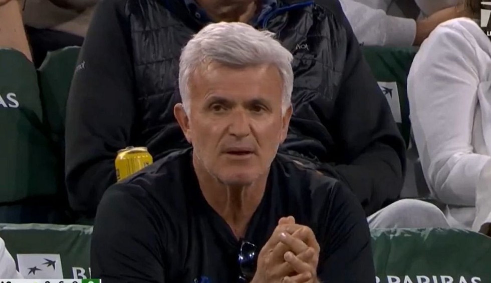 Ένταση μεταξύ Απόστολου Τσιτσιπά και διαιτητή: «Δεν ξέρεις τη δουλειά σου, θα σε αναφέρω»