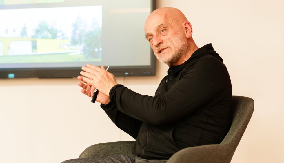 A generic square placeholder image with rounded corners in a figure.