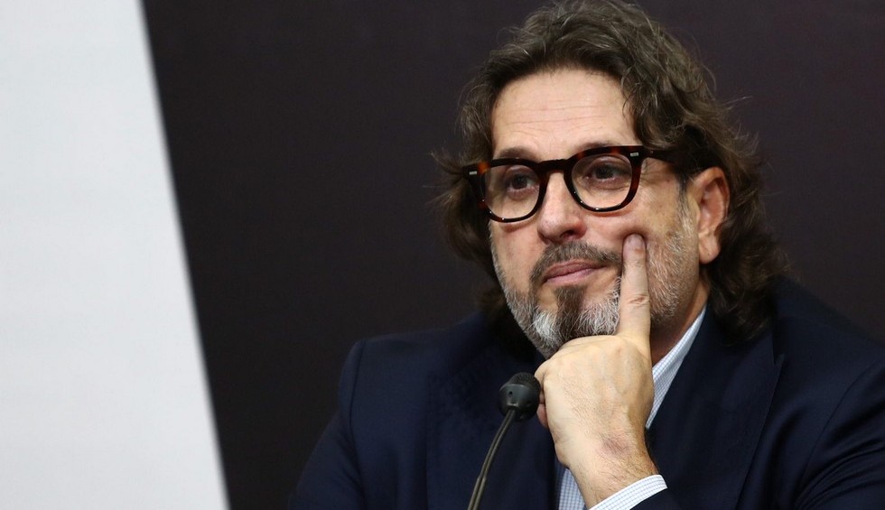 A generic square placeholder image with rounded corners in a figure.