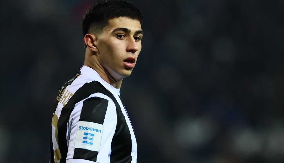 A generic square placeholder image with rounded corners in a figure.