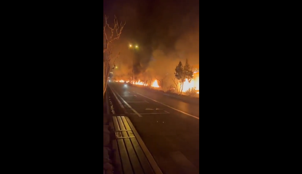 A generic square placeholder image with rounded corners in a figure.