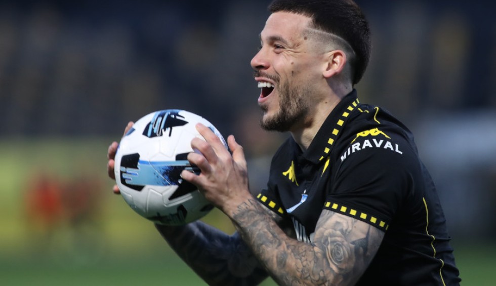 A generic square placeholder image with rounded corners in a figure.