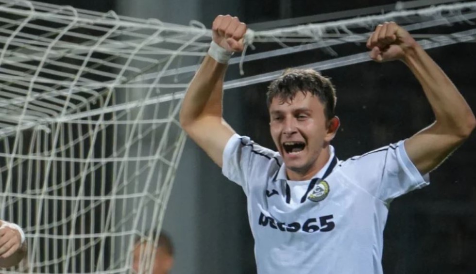 A generic square placeholder image with rounded corners in a figure.