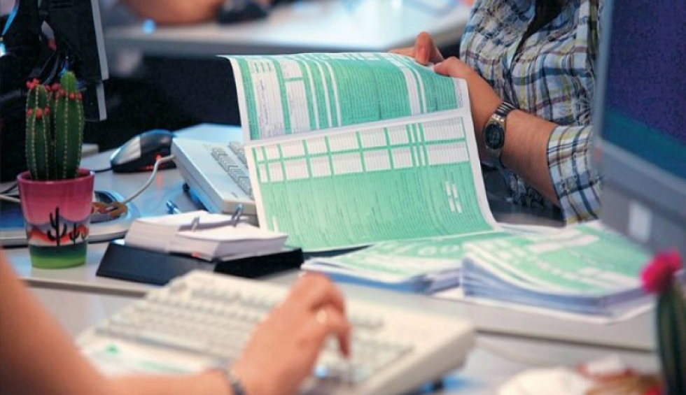 A generic square placeholder image with rounded corners in a figure.