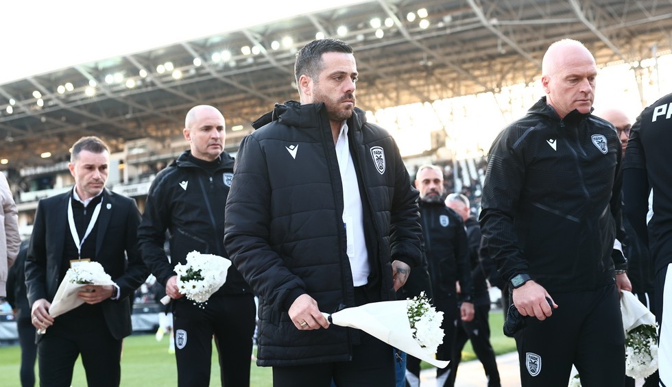 «Κλεομένη ζεις»-Η κατάθεση στεφάνων πριν το παιχνίδι με τον Λεβαδειακό από την κάμερα της ΠΑΕ ΠΑΟΚ