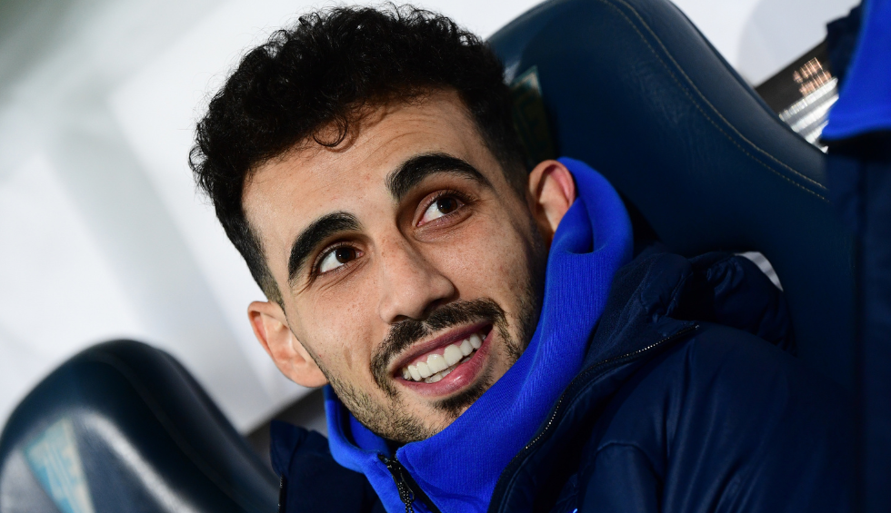 A generic square placeholder image with rounded corners in a figure.