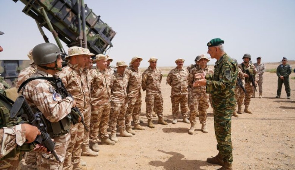 A generic square placeholder image with rounded corners in a figure.