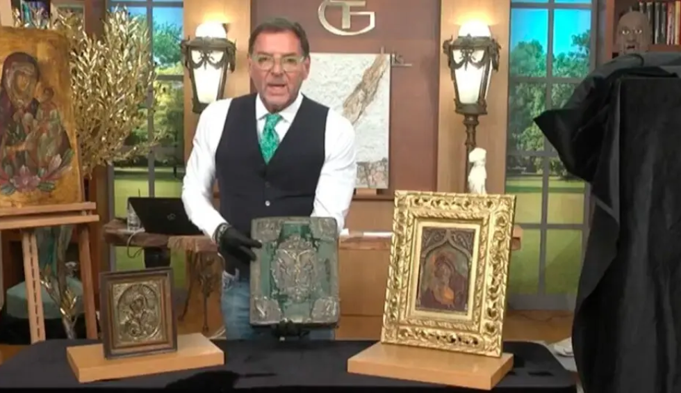 A generic square placeholder image with rounded corners in a figure.