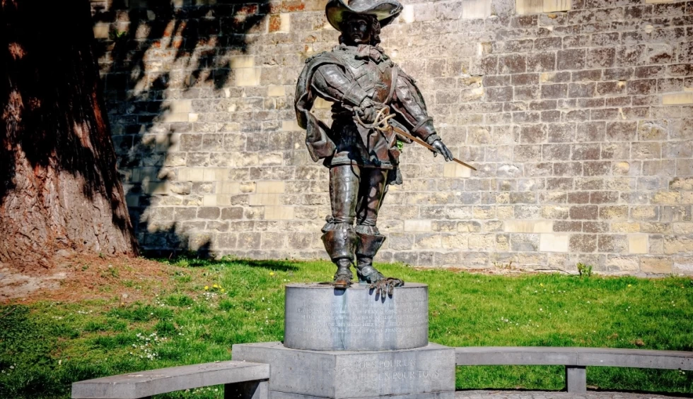 A generic square placeholder image with rounded corners in a figure.