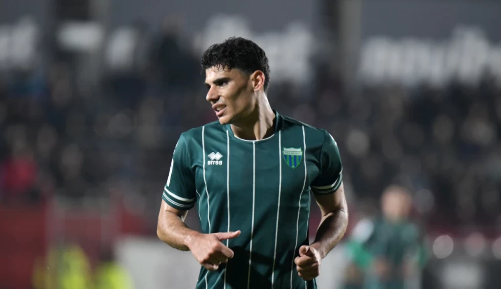 A generic square placeholder image with rounded corners in a figure.