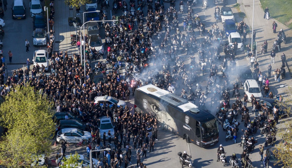 A generic square placeholder image with rounded corners in a figure.