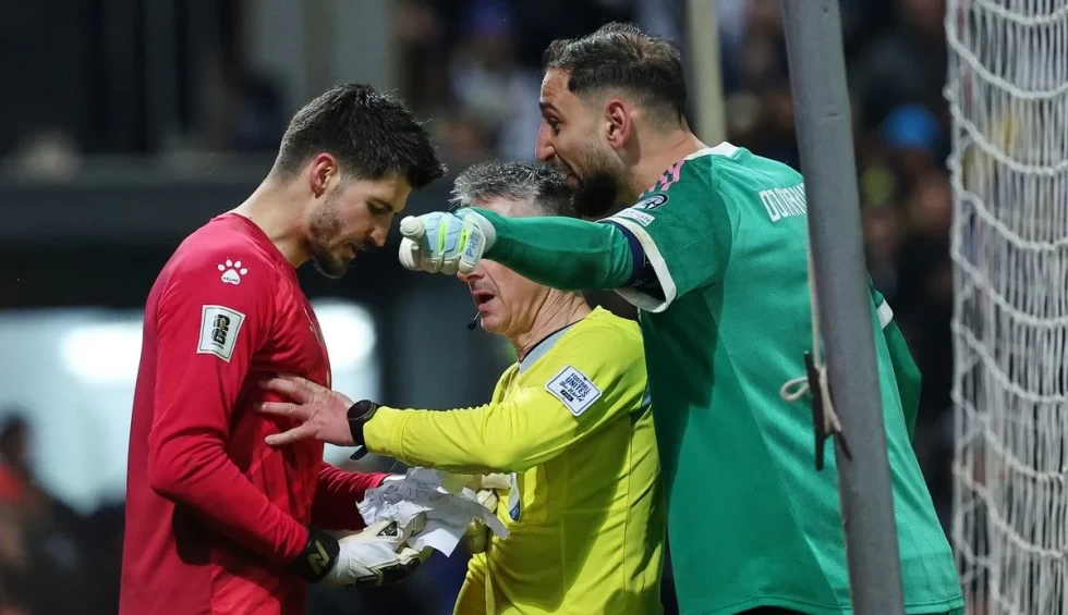 A generic square placeholder image with rounded corners in a figure.