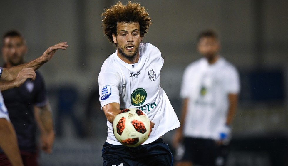 A generic square placeholder image with rounded corners in a figure.