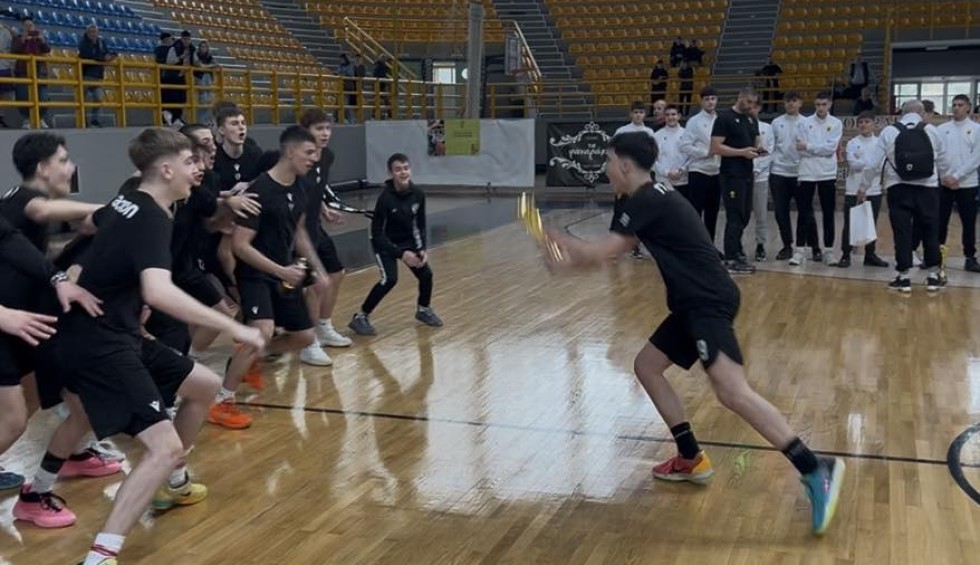 A generic square placeholder image with rounded corners in a figure.