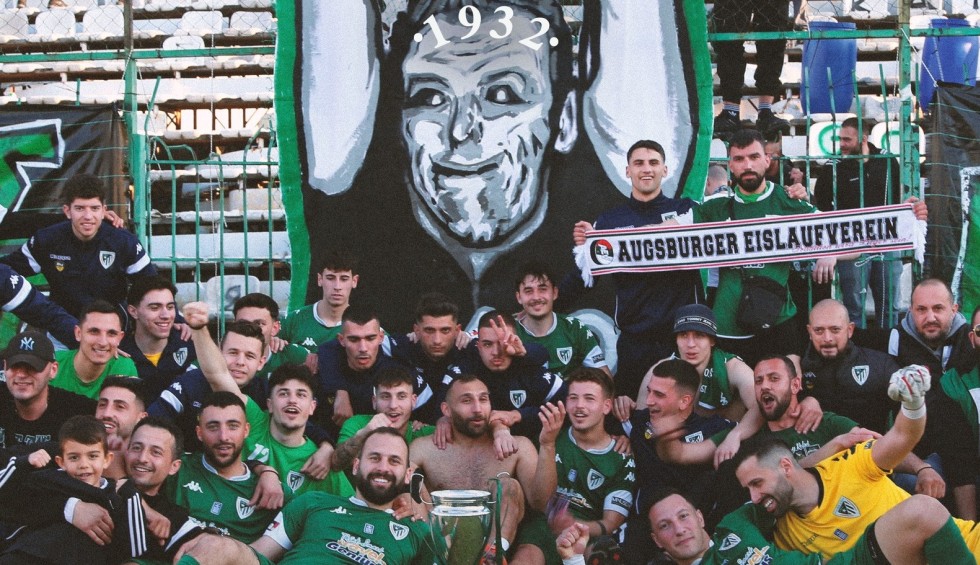 A generic square placeholder image with rounded corners in a figure.