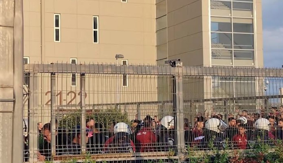 A generic square placeholder image with rounded corners in a figure.