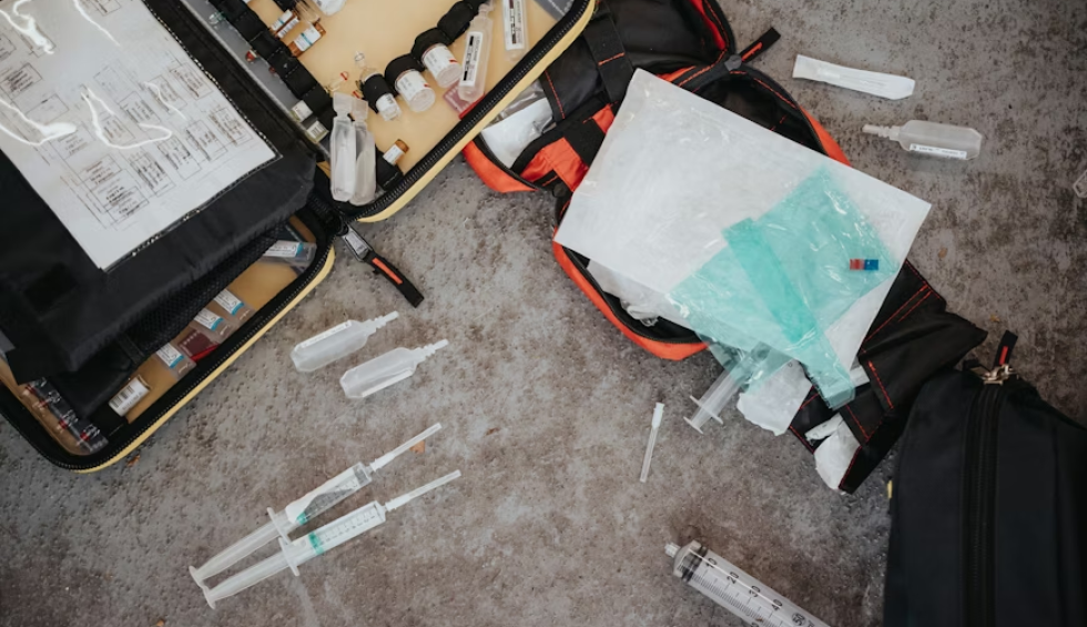 A generic square placeholder image with rounded corners in a figure.