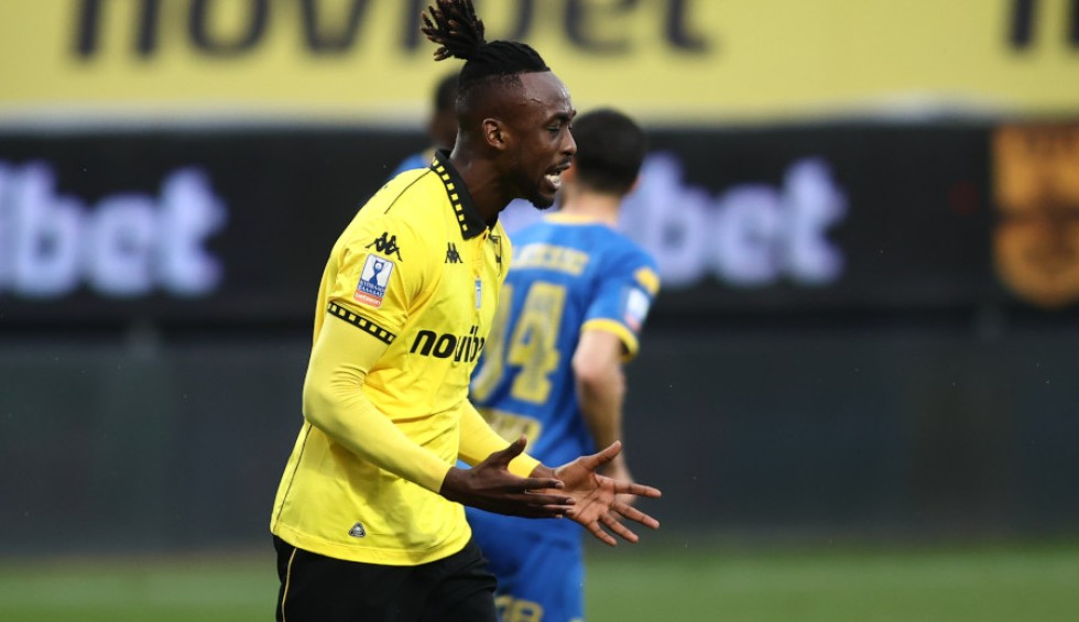 A generic square placeholder image with rounded corners in a figure.