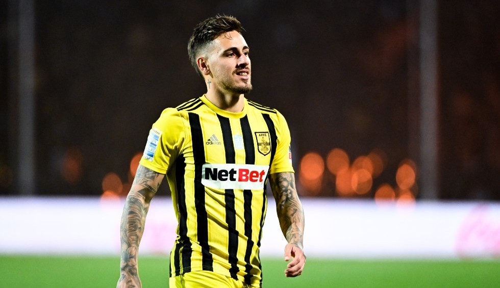 A generic square placeholder image with rounded corners in a figure.