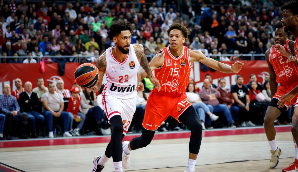 Ακάθεκτος ο Ολυμπιακός υπέταξε τη Χάποελ και αγκαλιάζει την πρώτη θέση!