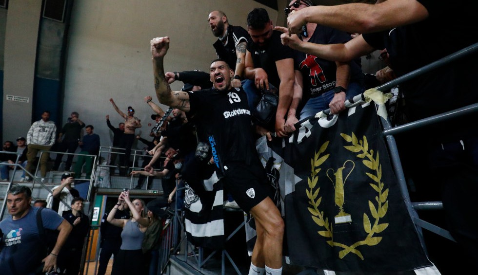 A generic square placeholder image with rounded corners in a figure.