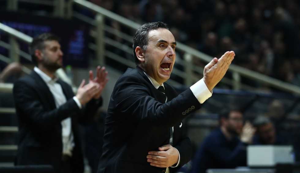 Ο Μπούτσκος υποκλίθηκε στους παίκτες του και στον κόσμο του ΠΑΟΚ