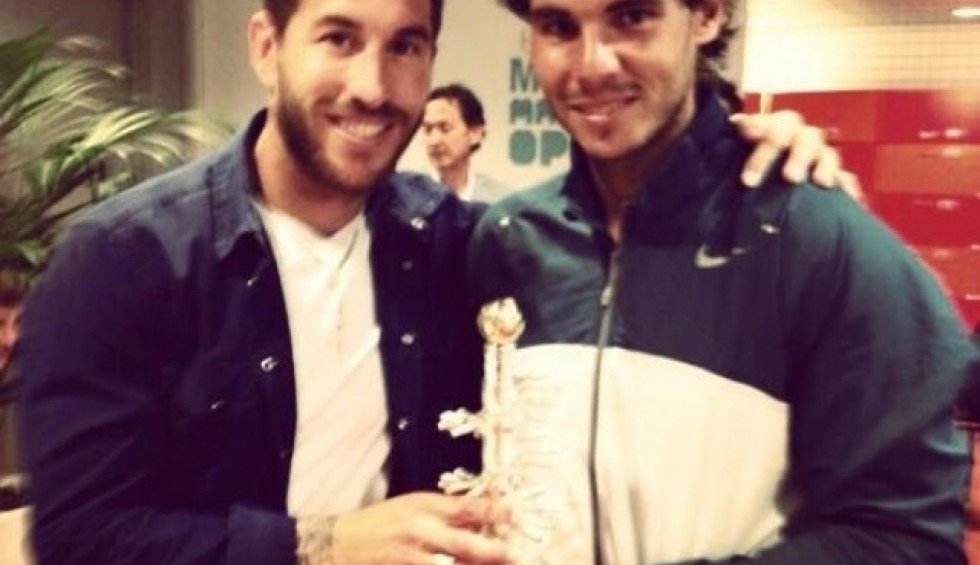 A generic square placeholder image with rounded corners in a figure.