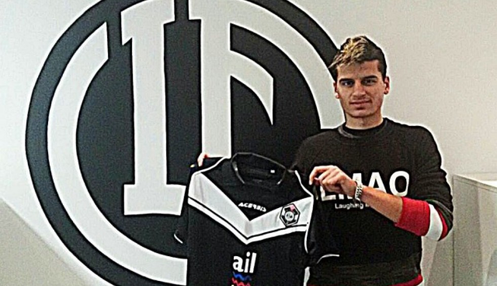 A generic square placeholder image with rounded corners in a figure.