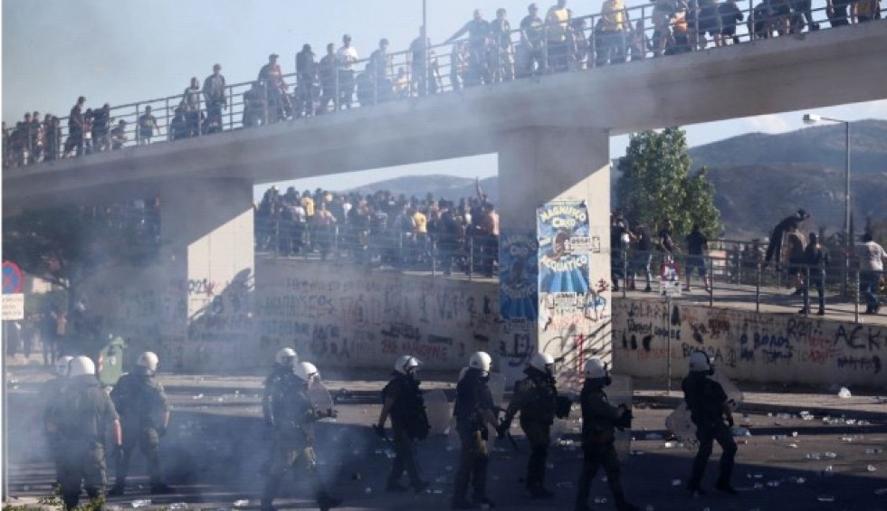 A generic square placeholder image with rounded corners in a figure.