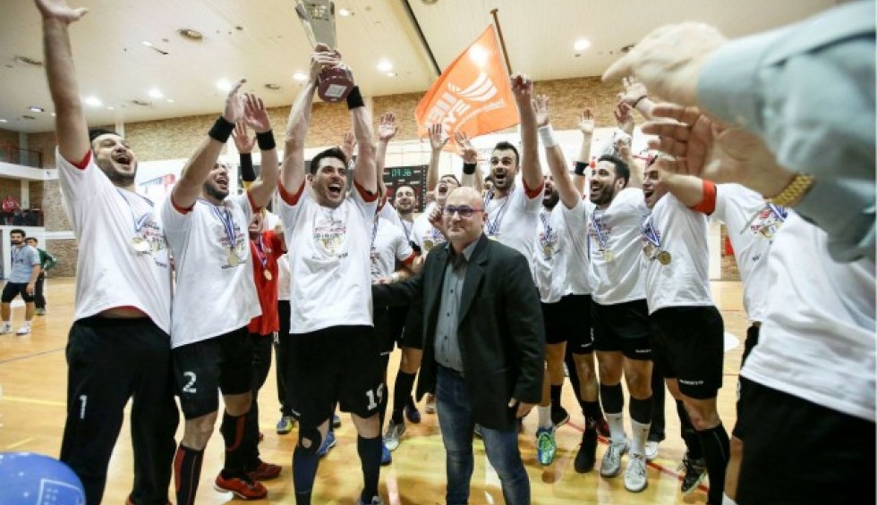 A generic square placeholder image with rounded corners in a figure.