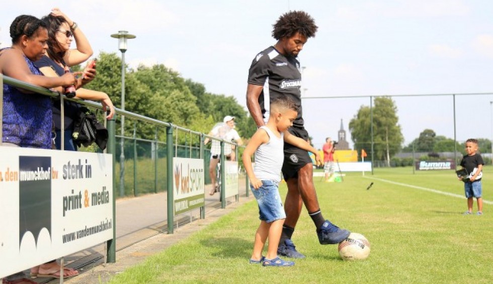 A generic square placeholder image with rounded corners in a figure.