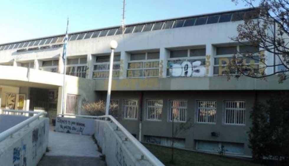 A generic square placeholder image with rounded corners in a figure.