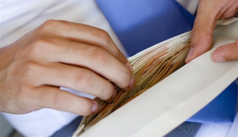 A generic square placeholder image with rounded corners in a figure.