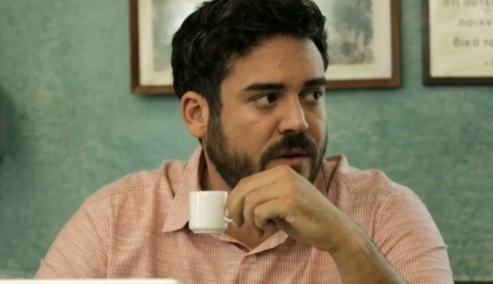 A generic square placeholder image with rounded corners in a figure.