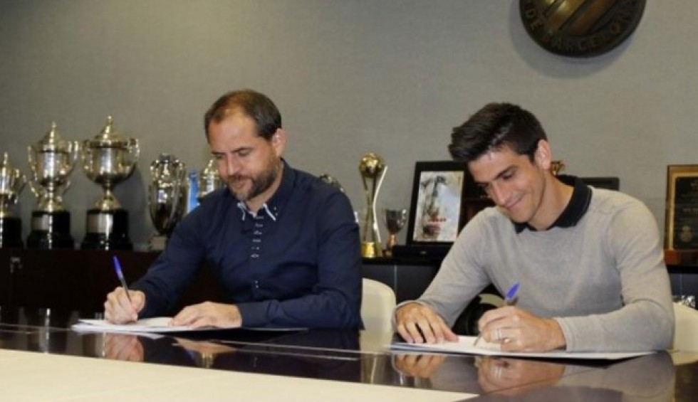 A generic square placeholder image with rounded corners in a figure.