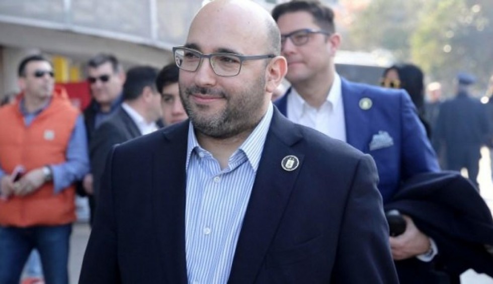 A generic square placeholder image with rounded corners in a figure.