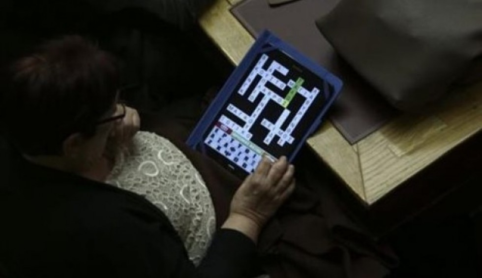 A generic square placeholder image with rounded corners in a figure.