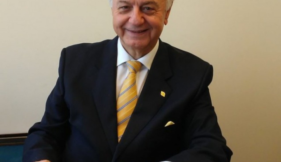 A generic square placeholder image with rounded corners in a figure.