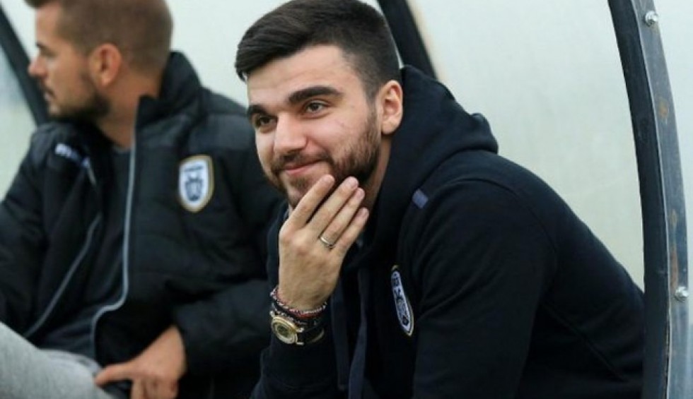 A generic square placeholder image with rounded corners in a figure.