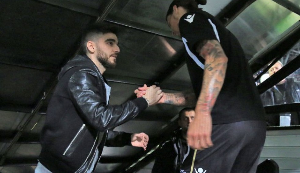 A generic square placeholder image with rounded corners in a figure.