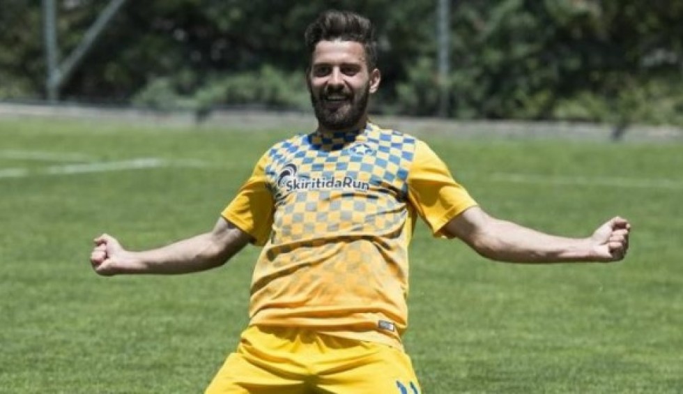 A generic square placeholder image with rounded corners in a figure.