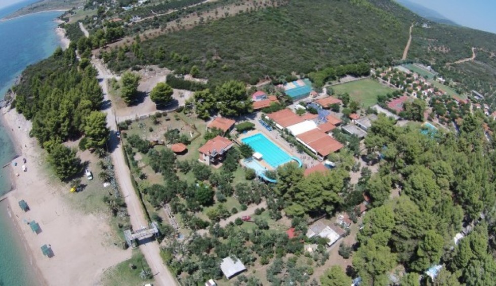 A generic square placeholder image with rounded corners in a figure.