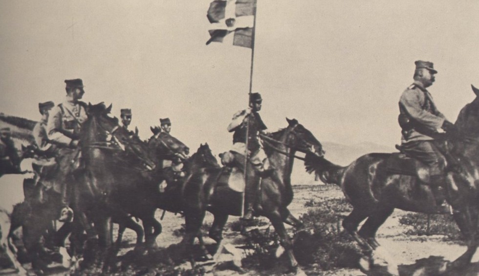 A generic square placeholder image with rounded corners in a figure.