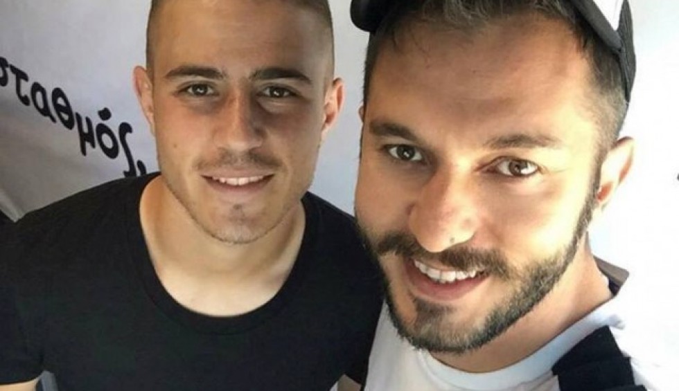 A generic square placeholder image with rounded corners in a figure.