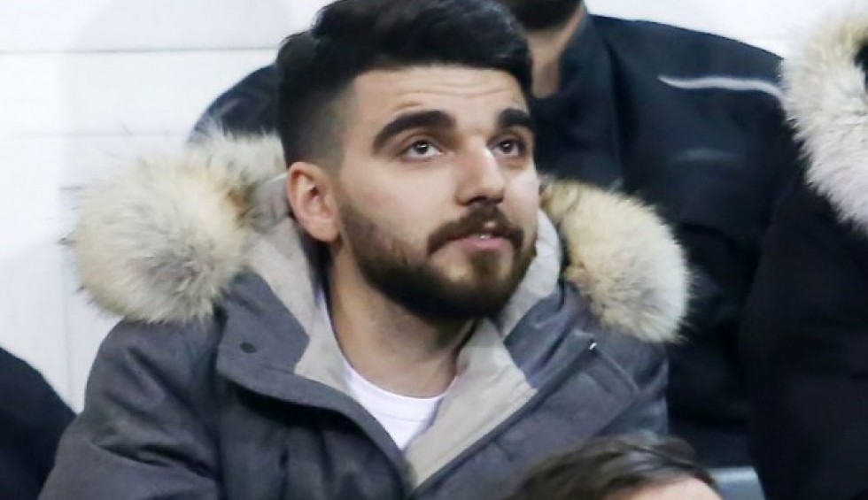 A generic square placeholder image with rounded corners in a figure.