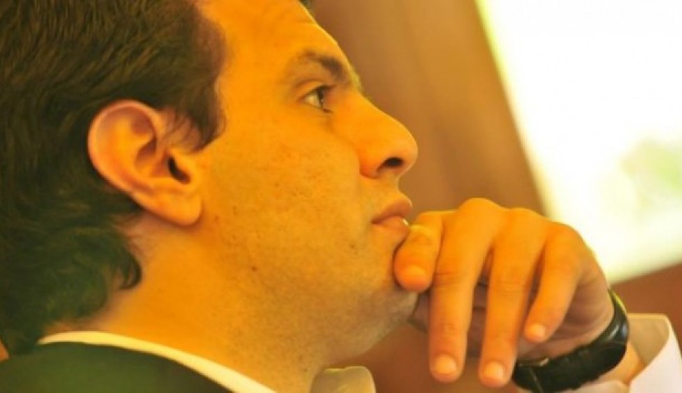 A generic square placeholder image with rounded corners in a figure.